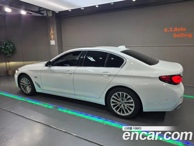 BMW 5 Series G30 — Фото автомобиля 2