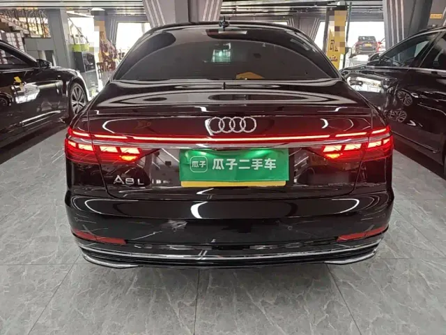 Audi A8 — Фото автомобиля 5