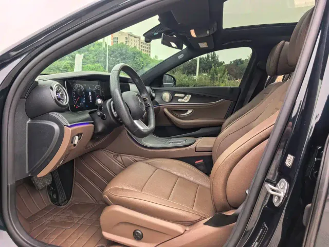 Mercedes-Benz E-Class — Фото автомобиля 5