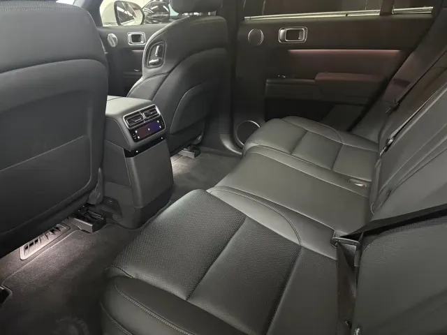 Li Auto L7 — Фото автомобиля 8