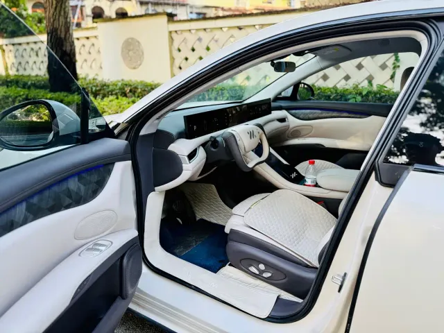 IM Motors LS6 — Фото автомобиля 10