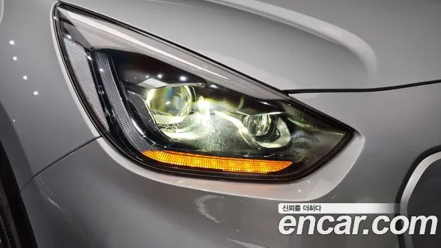 Kia Niro — Фото автомобиля 7