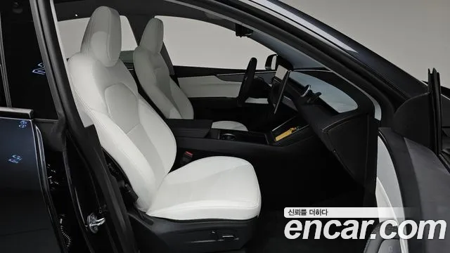 Tesla Model Y — Фото автомобиля 16