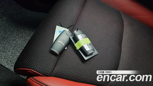 Genesis GV70 — Фото автомобиля 21