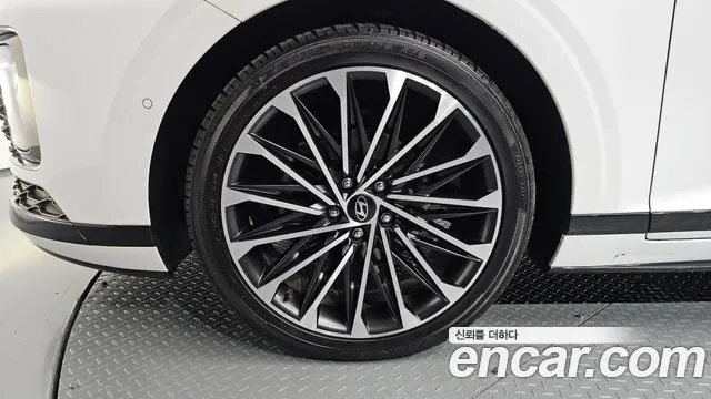 Hyundai Grandeur GN7 — Фото автомобиля 5