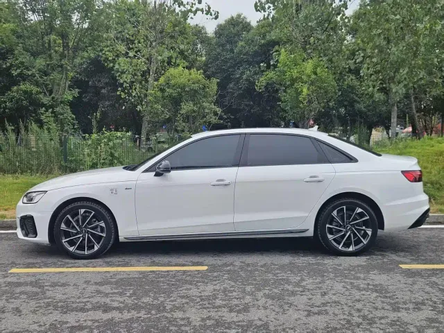 Audi A4L — Фото автомобиля 3