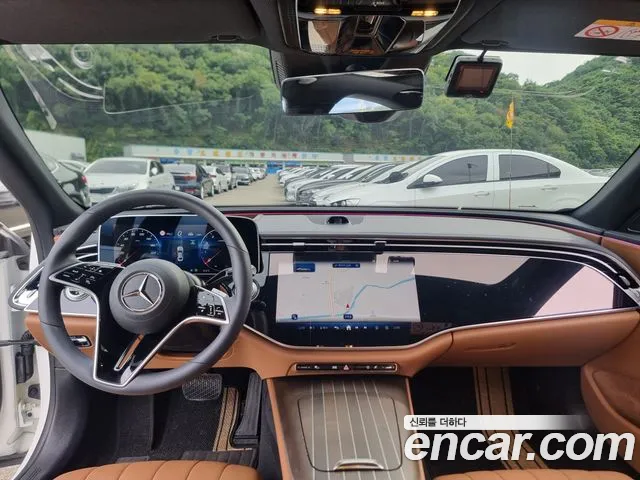Mercedes-Benz E-Class — Фото автомобиля 14