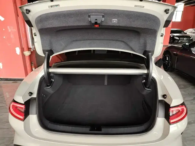 Xiaomi SU7 — Фото автомобиля 18