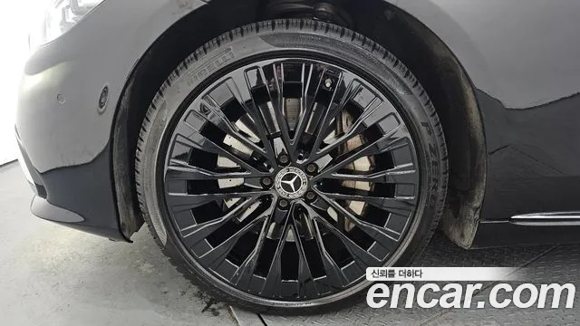 Mercedes-Benz S-Class — Фото автомобиля 5