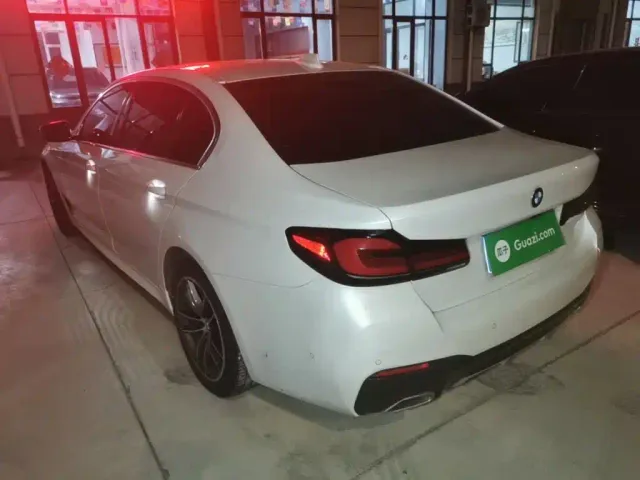BMW 5 Series — Фото автомобиля 4