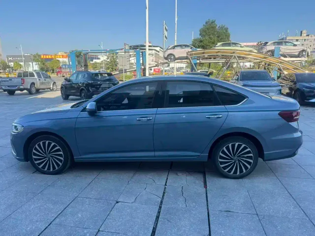 Volkswagen Lavida — Фото автомобиля 12