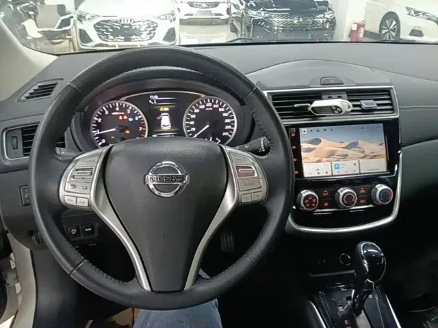 Nissan Tiida — Фото автомобиля 9