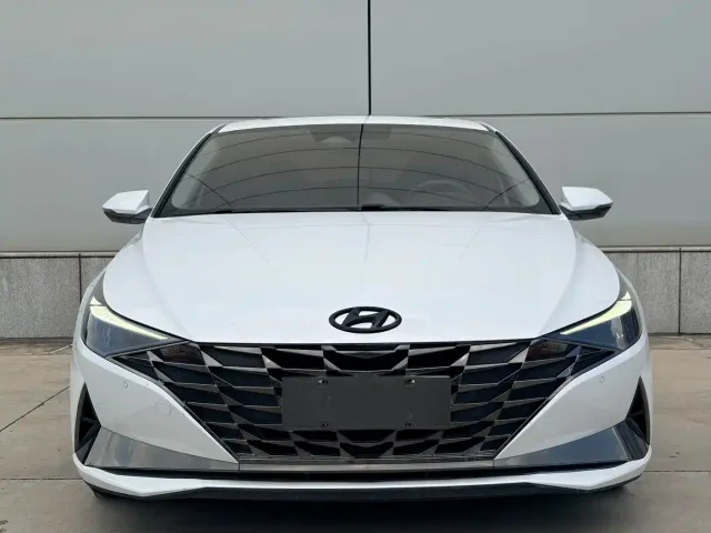 Hyundai Elantra — Фото автомобиля 6