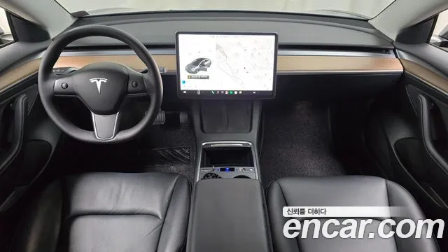 Tesla Model 3 — Фото автомобиля 7