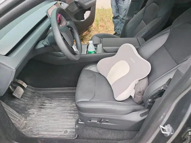 Tesla Model Y — Фото автомобиля 9