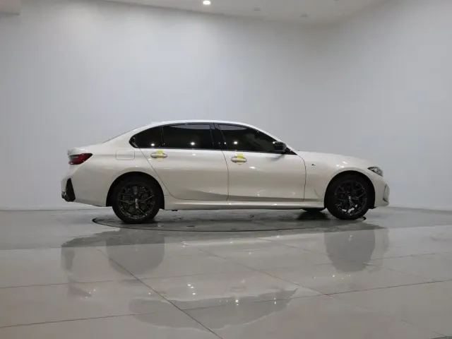 BMW 3 Series — Фото автомобиля 7