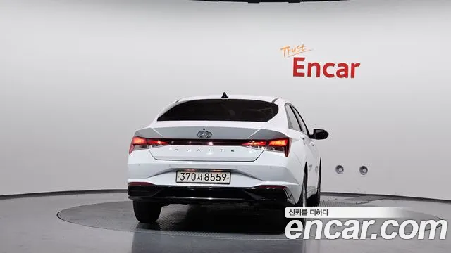 Hyundai Avante CN7 — Фото автомобиля 4