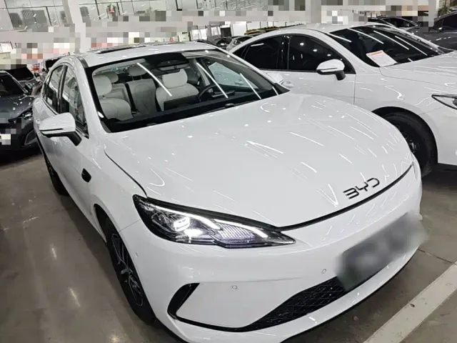 BYD Seal 05 DM-i — Фото автомобиля 3