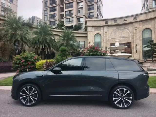 Nio ES8 — Фото автомобиля 4