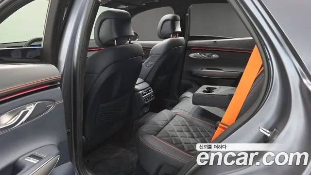 Genesis GV70 — Фото автомобиля 17