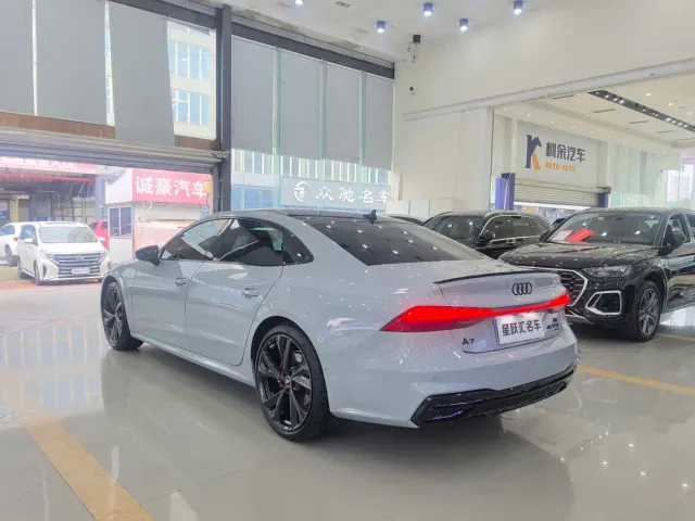 Audi A7L — Фото автомобиля 21