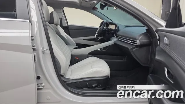 Hyundai AVANTE Avante (CN7) — Фото автомобиля 24