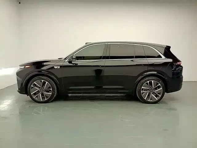 Li Auto L7 — Фото автомобиля 4