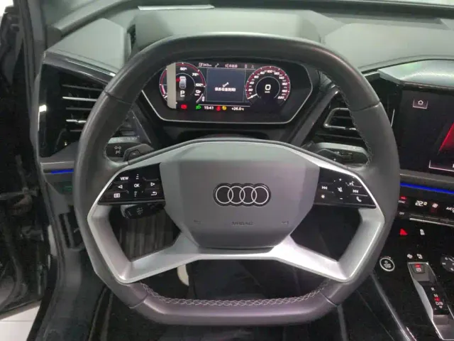 Audi Q4 e-tron — Фото автомобиля 15