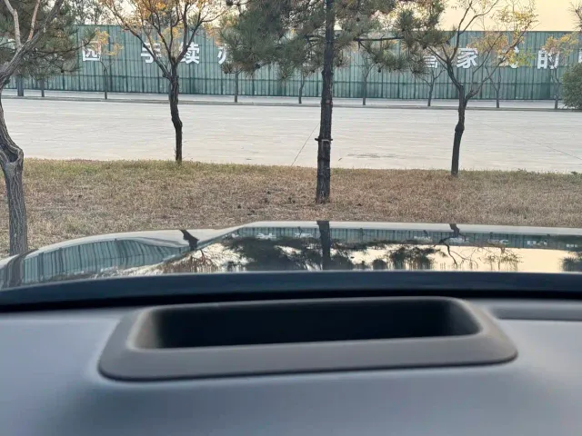 Li Auto L8 — Фото автомобиля 15