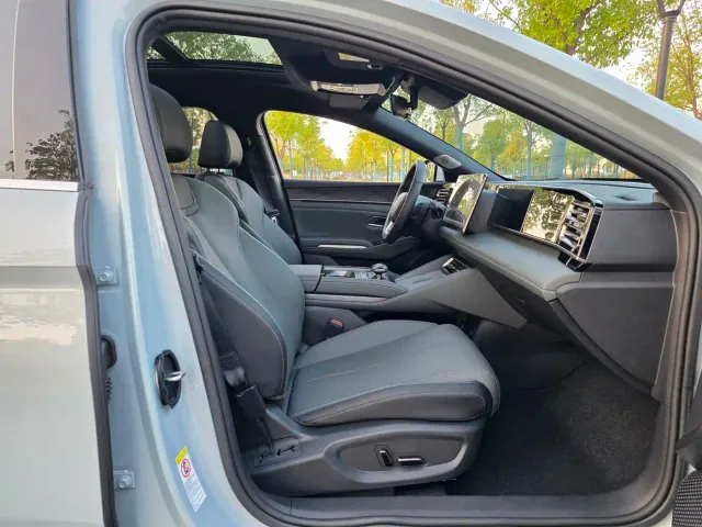BYD Qin L — Фото автомобиля 11