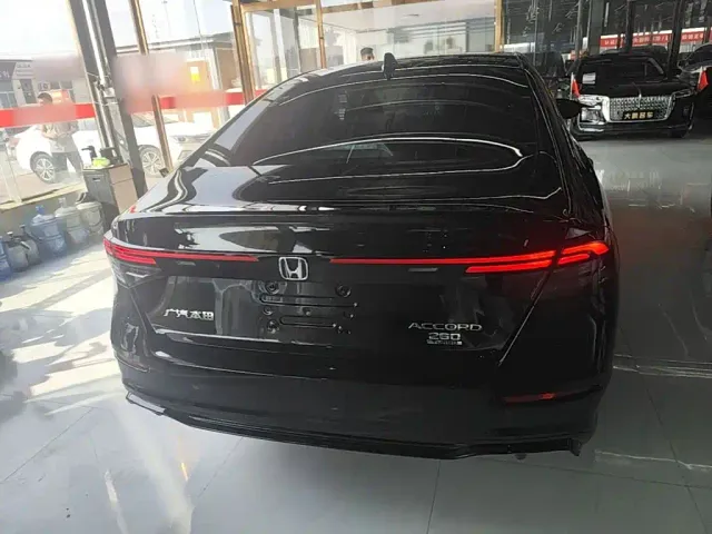 Honda Accord — Фото автомобиля 5