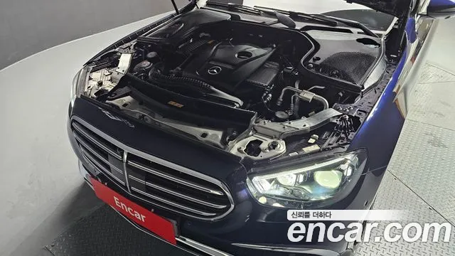 Mercedes-Benz E-Class — Фото автомобиля 6
