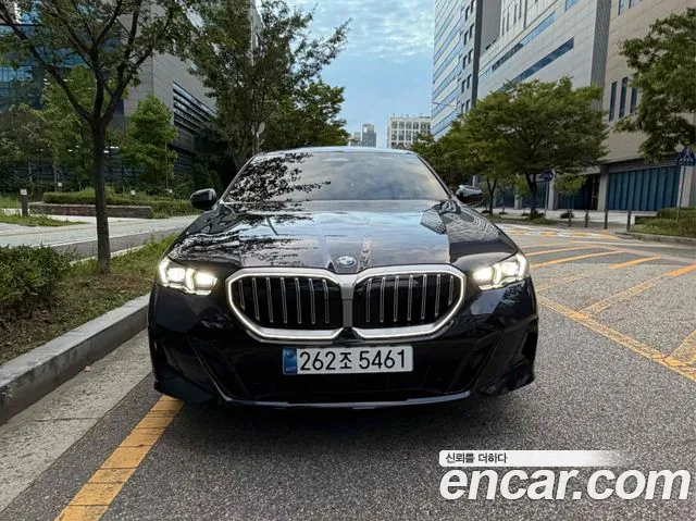 BMW 5 Series G60 — Фото автомобиля 2