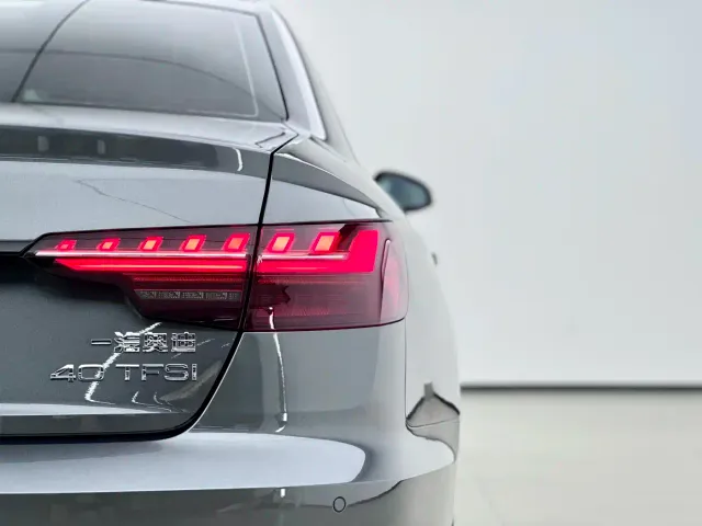 Audi A4L — Фото автомобиля 12