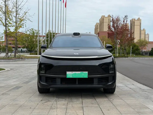 Li Auto L9 — Фото автомобиля 2