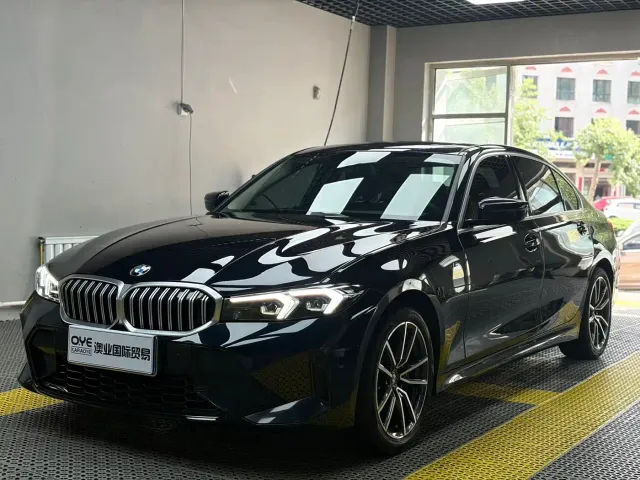 Фотография автомобиля — BMW 3 Series