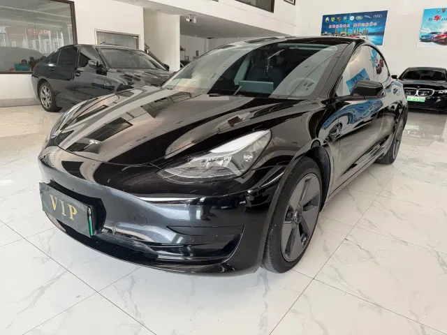 Фотография автомобиля — Tesla Model 3