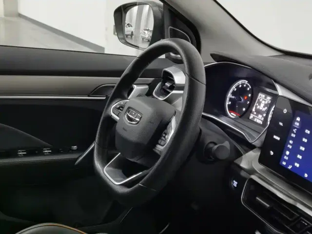 Geely Binyue — Фото автомобиля 22