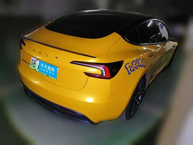 Tesla Model 3 — Фото автомобиля 2