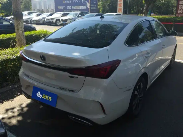 Changan Eado — Фото автомобиля 3