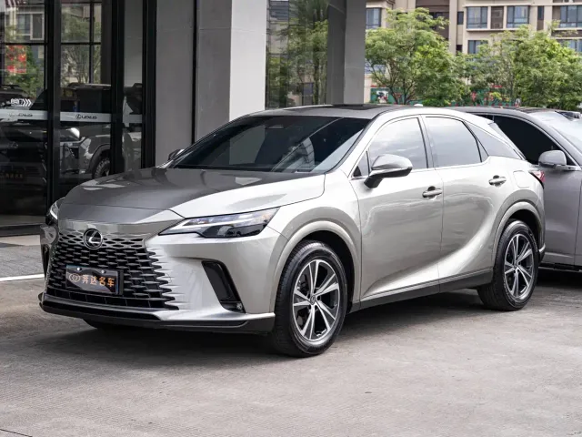 Фотография автомобиля — Lexus RX