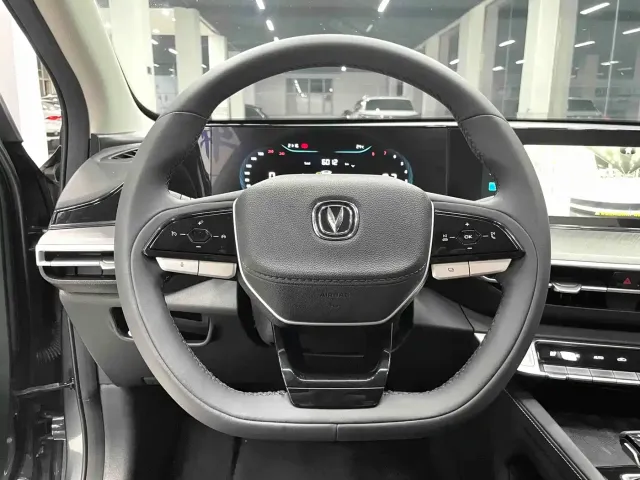 Changan Eado — Фото автомобиля 8