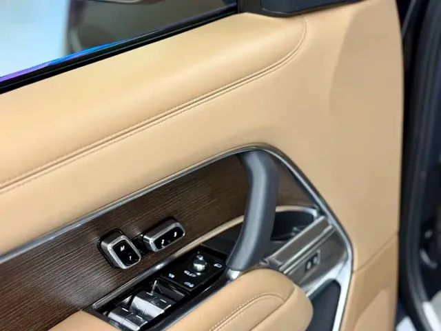 Land Rover Range Rover — Фото автомобиля 12