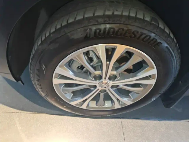 Buick Envision Plus — Фото автомобиля 22