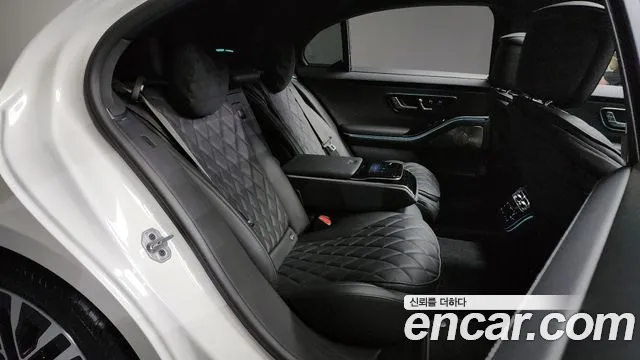 Mercedes-Benz S-Class — Фото автомобиля 12
