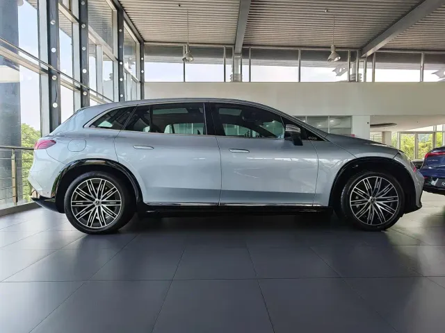 Mercedes-Benz EQS SUV — Фото автомобиля 5