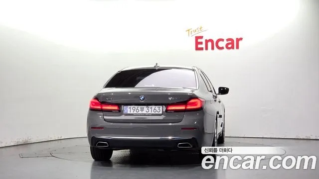 BMW 5 Series G30 — Фото автомобиля 4