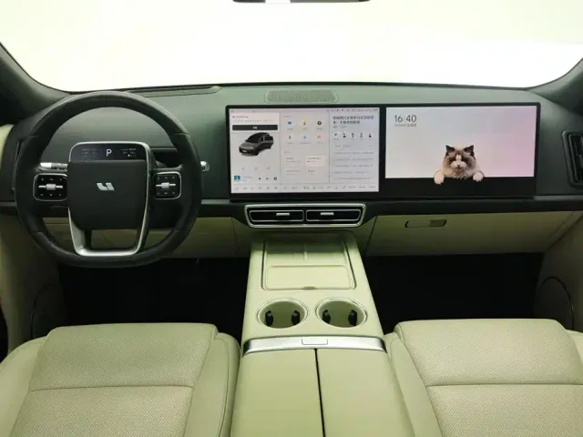 Li Auto L8 — Фото автомобиля 12