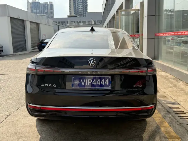 Volkswagen Passat — Фото автомобиля 5