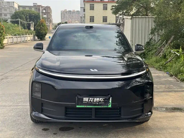 Li Auto L6 — Фото автомобиля 2